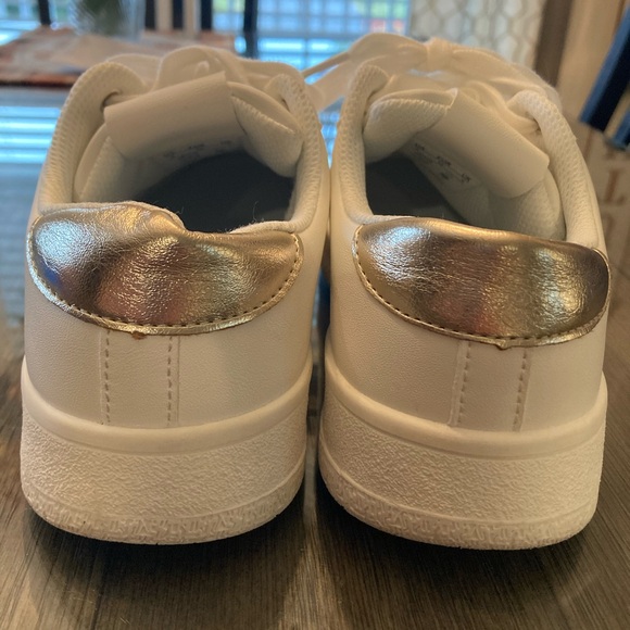 Niluber Size 6 Star Sneakers Low Top Comfortable Cushioned White Gold Sneakers - Picture 11 of 11